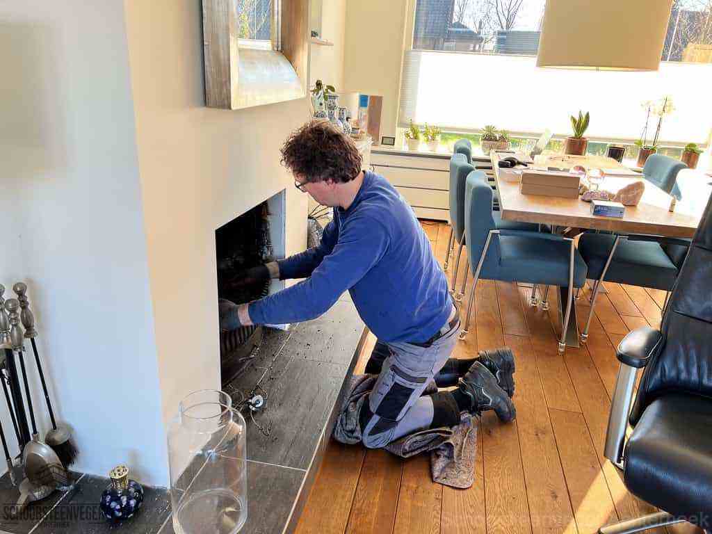 Schouwveger Achterhoek kleed schoorsteenreiniger Schouwveger Achterhoek kleed schoorsteenreiniger